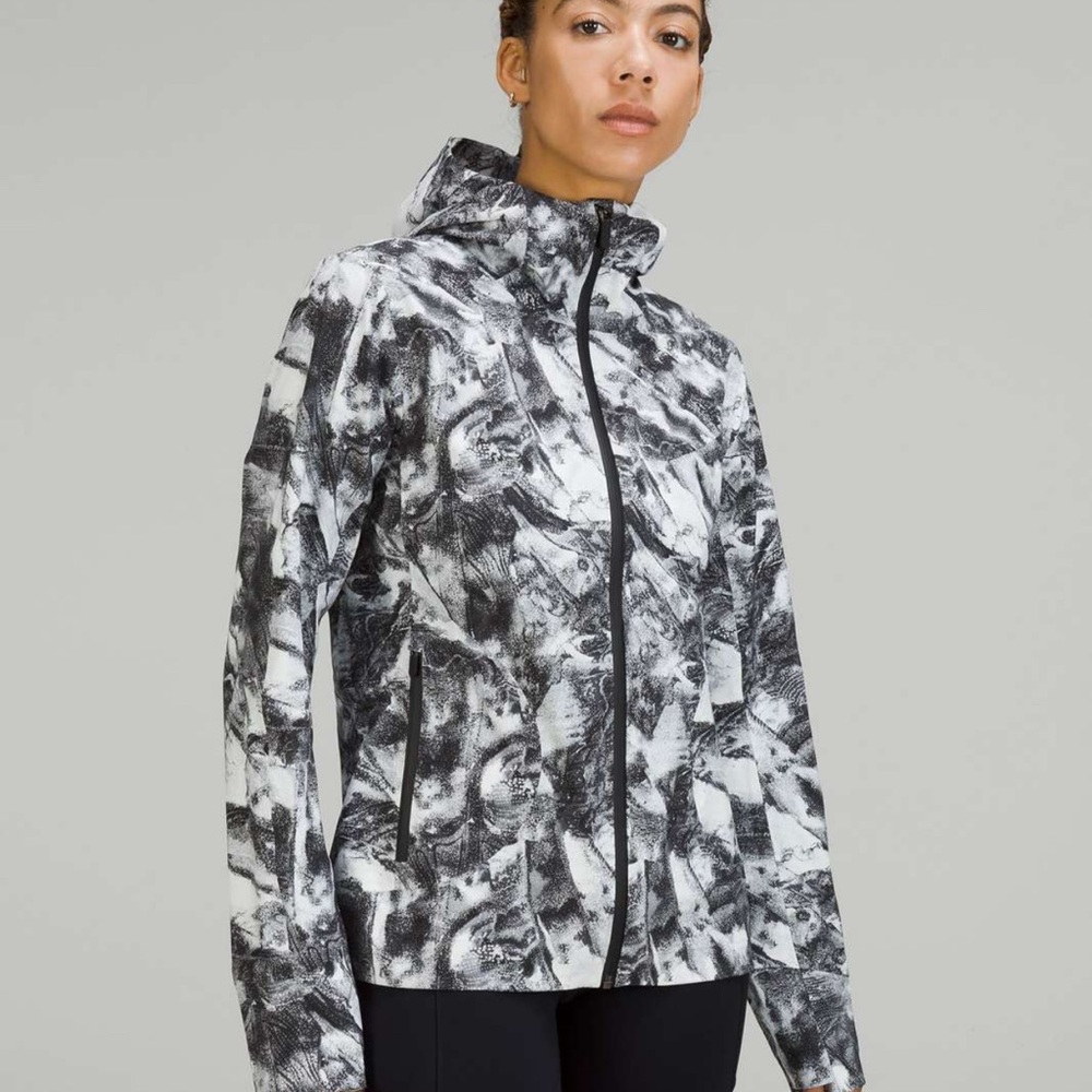 Lululemon Break a Trail Full Zip Jacket Take Flight Black Print Size 2 XS